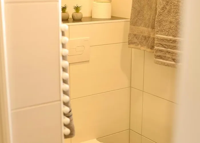 Дом отдыха Familien- & Hundefreundliches Belladonna, Eingezaeunter Garten, 2 Baeder, Hochwertig & Neu *