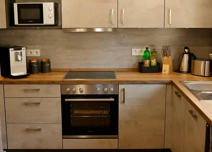 Familien- & Hundefreundliches Belladonna, Eingezaeunter Garten, 2 Baeder, Hochwertig & Neu